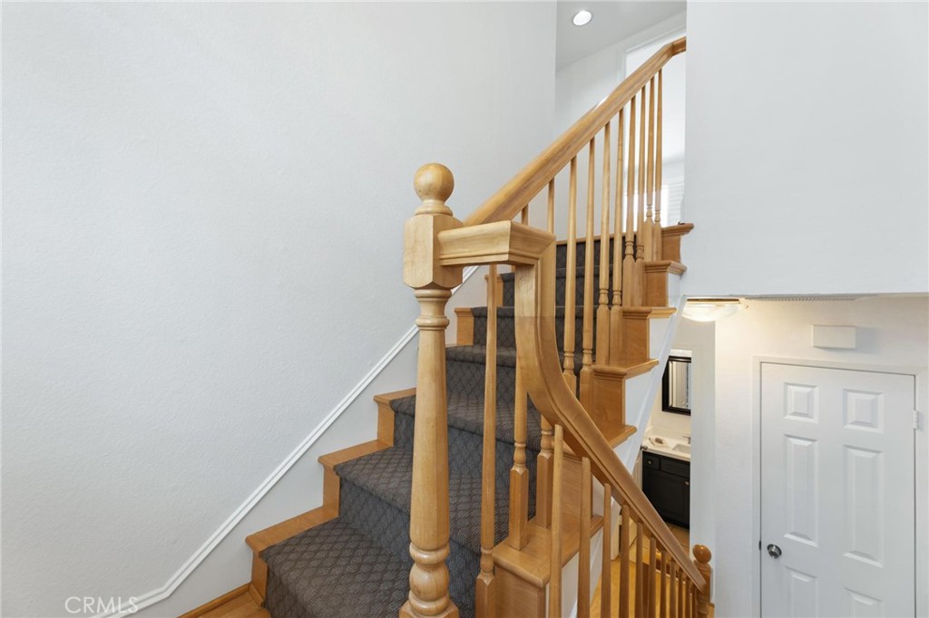 1421 12th Street, Unit 1 Manhattan Beach, CA 90266 - Photo 18 of 36 a view of entryway