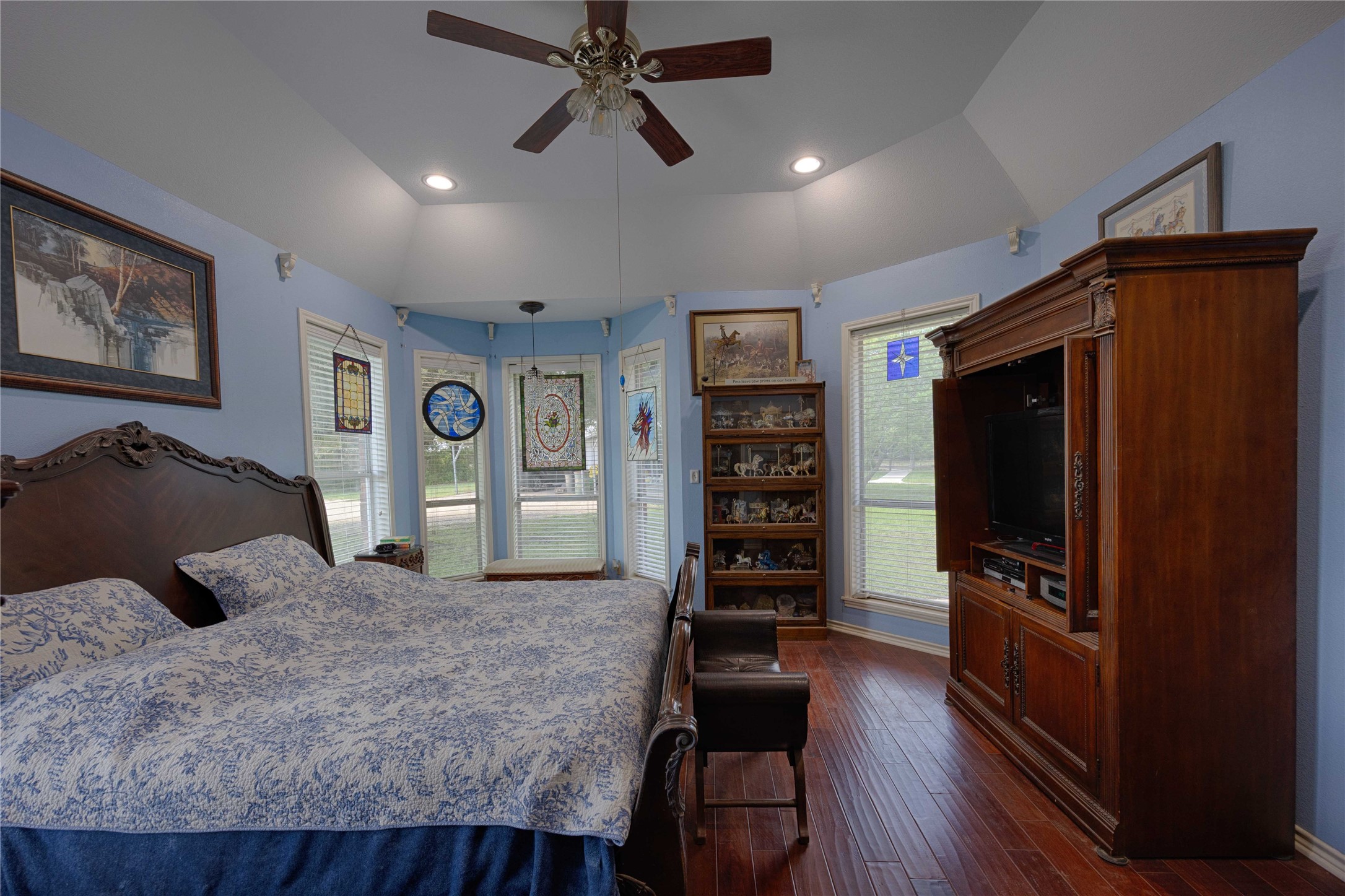 900 Schulze Road Muldoon, TX 78949 - Photo 20 of 44 a bedroom with furniture and a flat screen tv