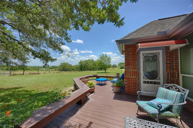 $1,200,000 | 900 Schulze Road, Muldoon, TX 78949