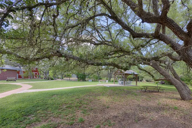 $1,200,000 | 900 Schulze Road, Muldoon, TX 78949