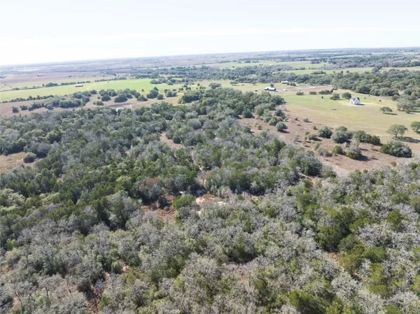 $1,200,000 | 900 Schulze Road, Muldoon, TX 78949