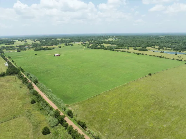 $1,895,000 | 900 Schulze Road, Muldoon, TX 78949
