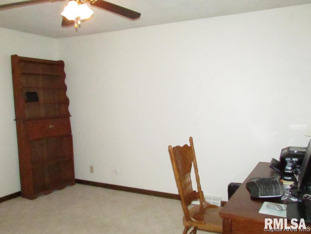 417 Armor Road Springfield, IL 62704 - Photo 13 of 19