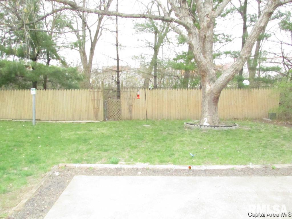 417 Armor Road Springfield, IL 62704 - Photo 15 of 19