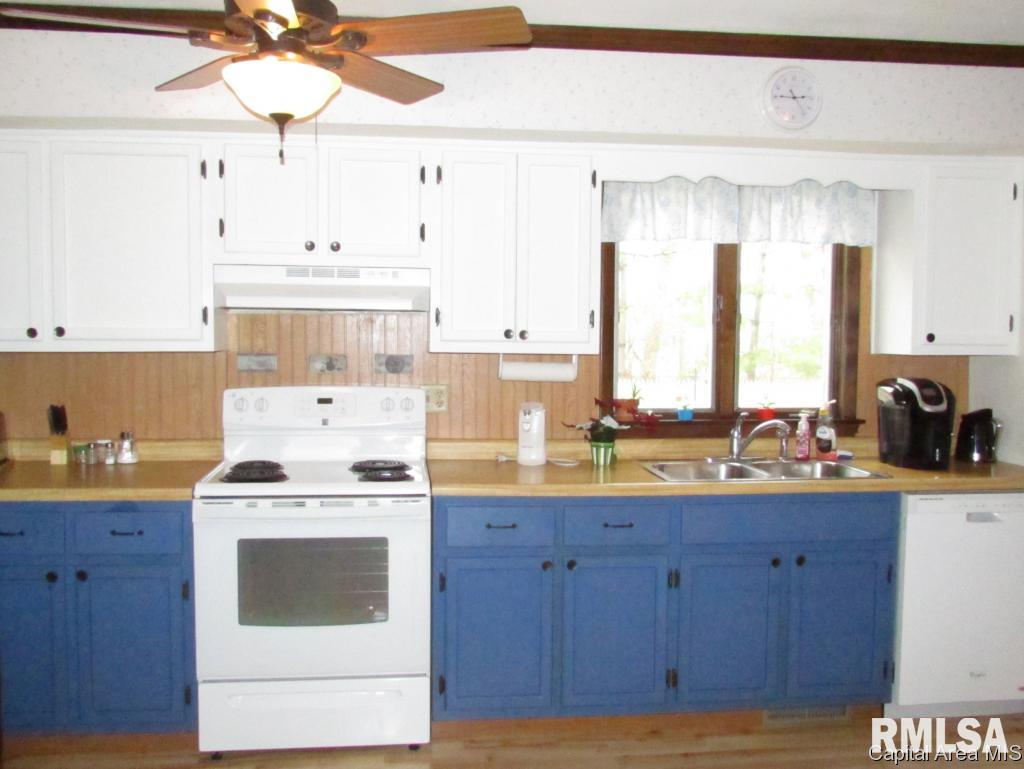 417 Armor Road Springfield, IL 62704 - Photo 4 of 19