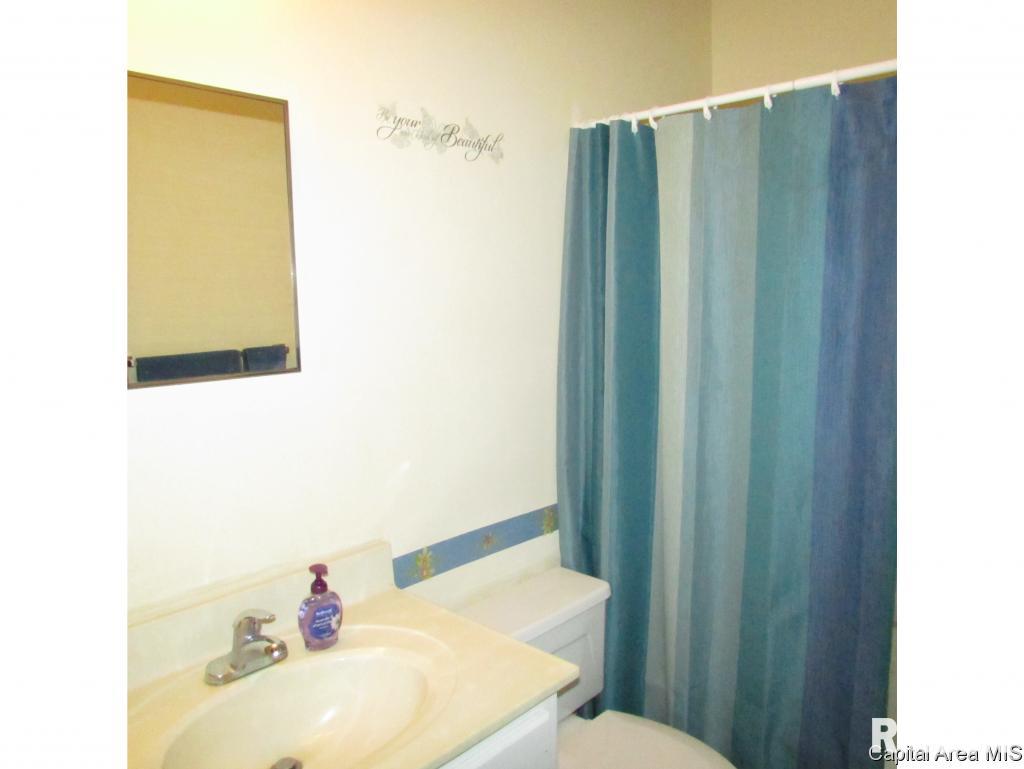 417 Armor Road Springfield, IL 62704 - Photo 9 of 19