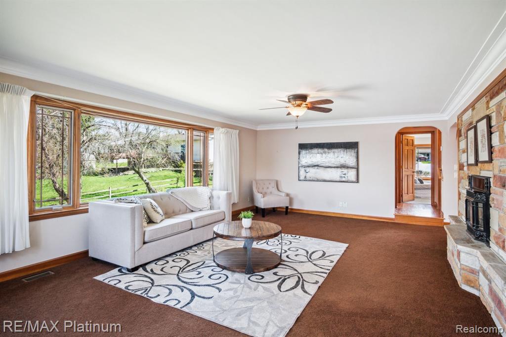 2765 Earl Lake Road Howell, MI 48843 - Photo 13 of 44