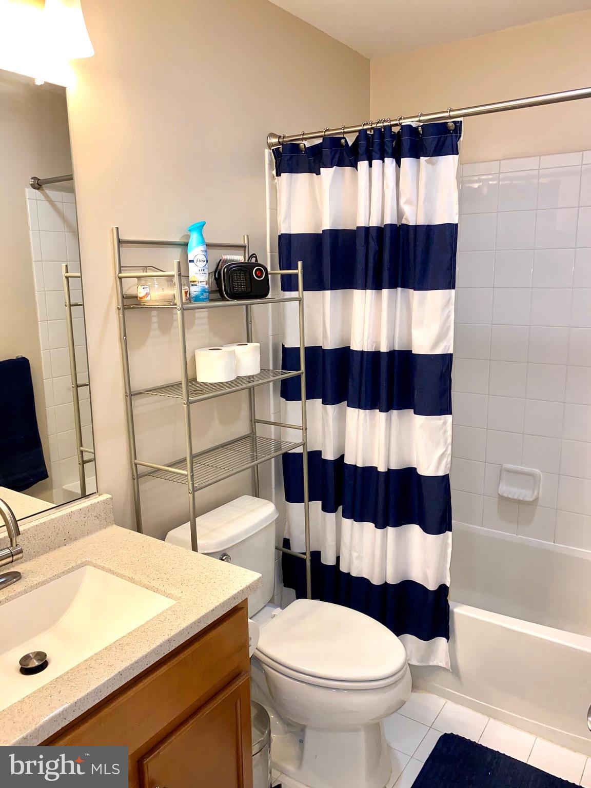 682 Tivoli Road Frederick, MD 21703 - Photo 32 of 58 Hall Bath up