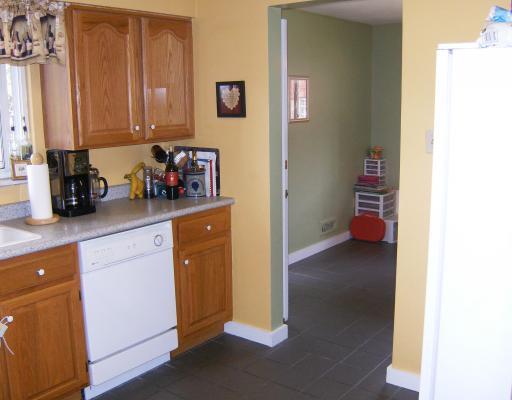 471 Orchard Spring Road Pittsburgh, PA 15220 - Photo 8 of 18 Kitchen.