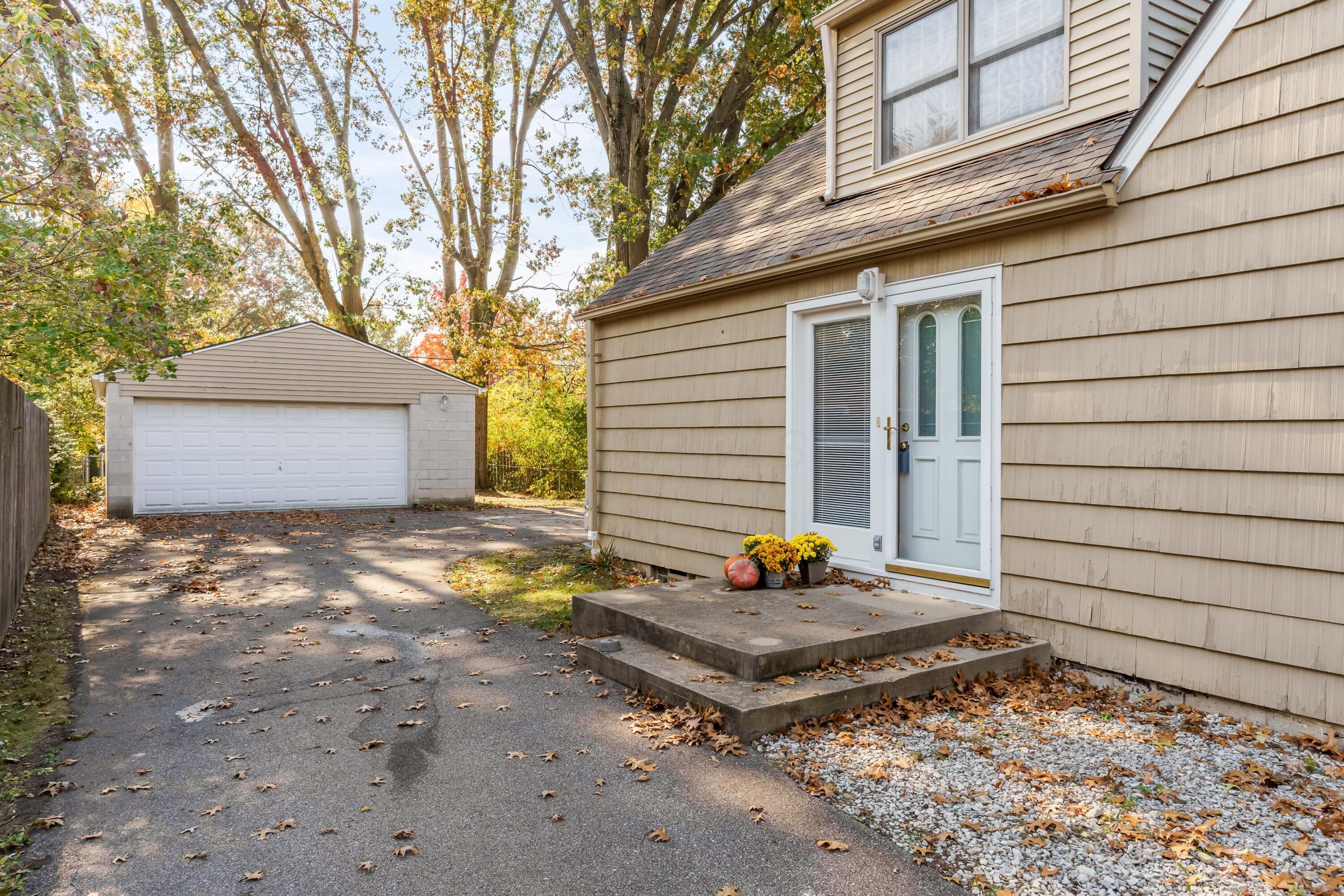 131 West Henderson Road Columbus, OH 43214 - Photo 30 of 36 131 W Henderson Rd_30