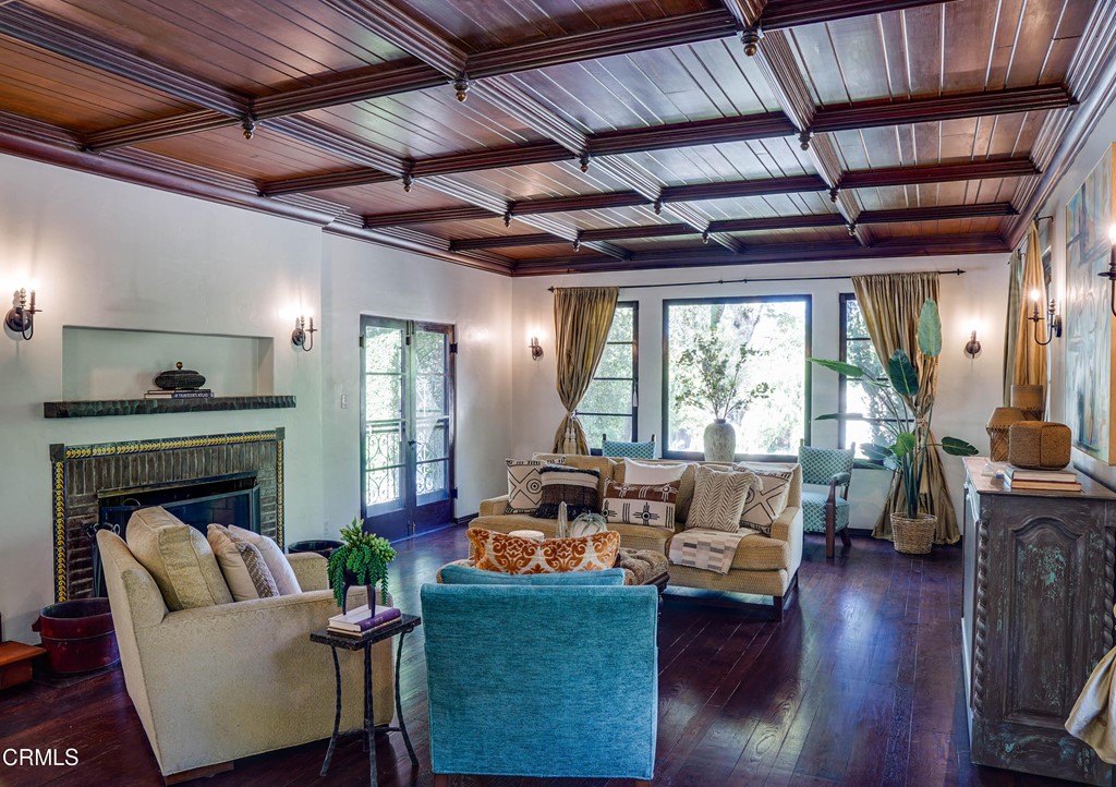 575 Glen Holly Drive Pasadena, CA 91105 - Photo 2 of 20 Greatroom