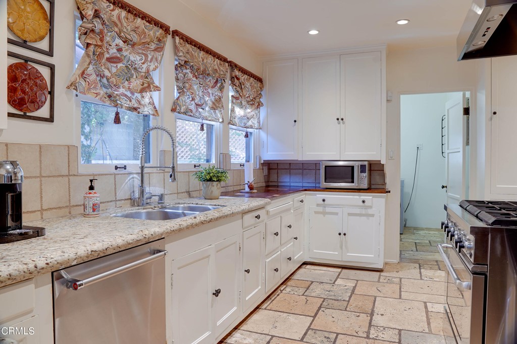 575 Glen Holly Drive Pasadena, CA 91105 - Photo 15 of 20 Kitchen