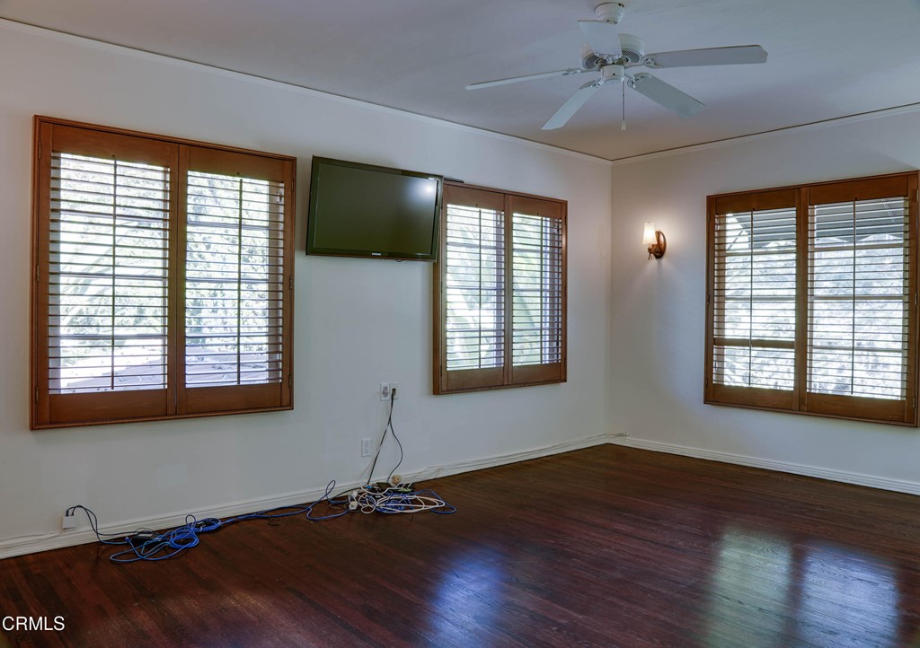 575 Glen Holly Drive Pasadena, CA 91105 - Photo 17 of 20 SamllRoom2