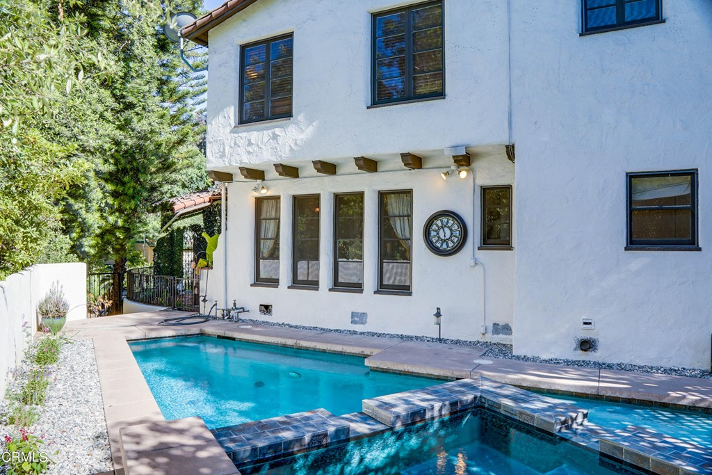 575 Glen Holly Drive Pasadena, CA 91105 - Photo 7 of 20 Back1