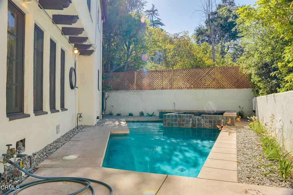 575 Glen Holly Drive Pasadena, CA 91105 - Photo 9 of 20 Back2