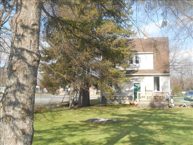 834 Cole Road Monroe, MI 48162 - Photo 2 of 14 20426242-1.JPG