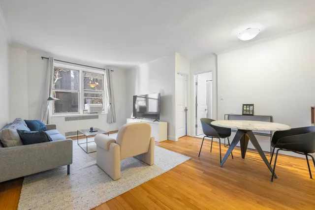 $3,400 | 225 East 47th Street, Unit 4H | Midtown East