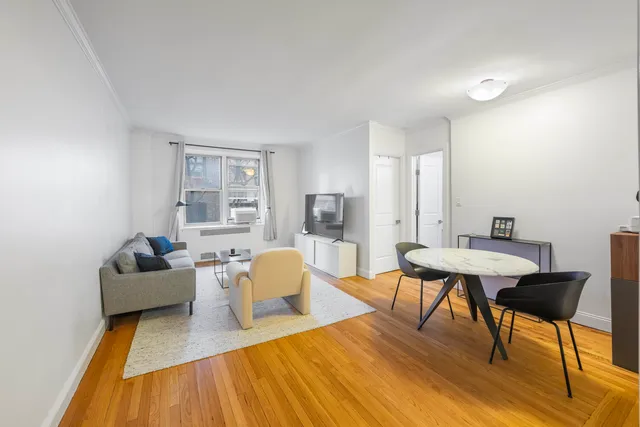 $3,400 | 225 East 47th Street, Unit 4H | Midtown East