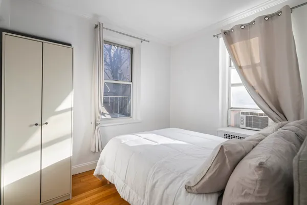 $3,400 | 225 East 47th Street, Unit 4H | Midtown East