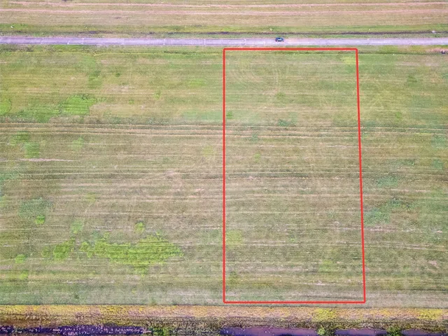 a view of an outdoor space