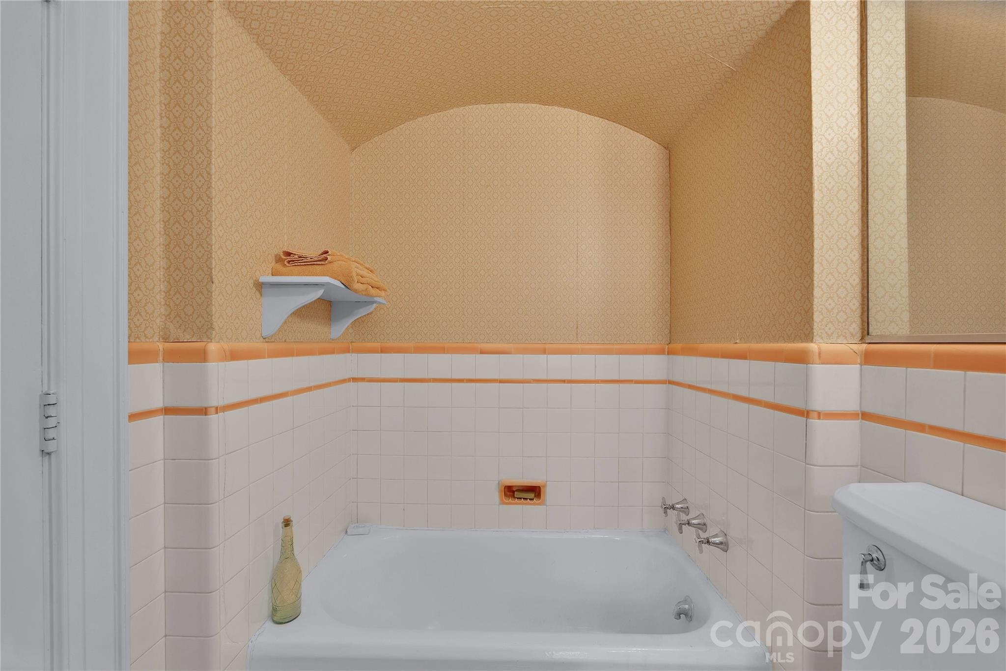 5510 South Main Street Salisbury, NC 28147 - Photo 22 of 43 a bathroom with a bathtub