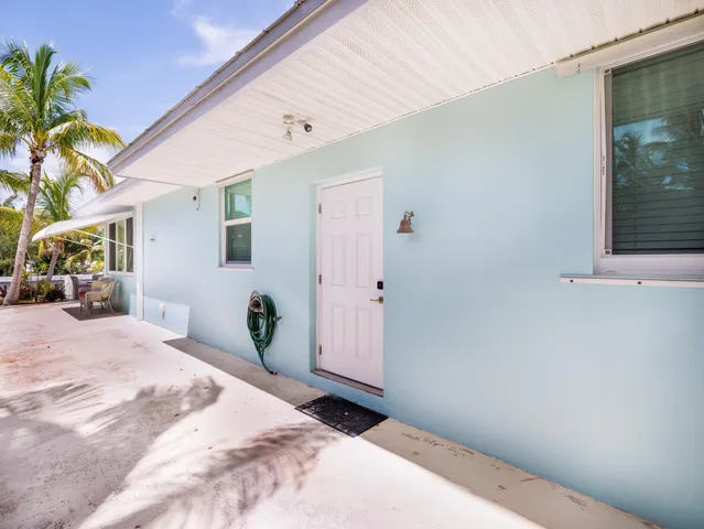 a view of a entryway