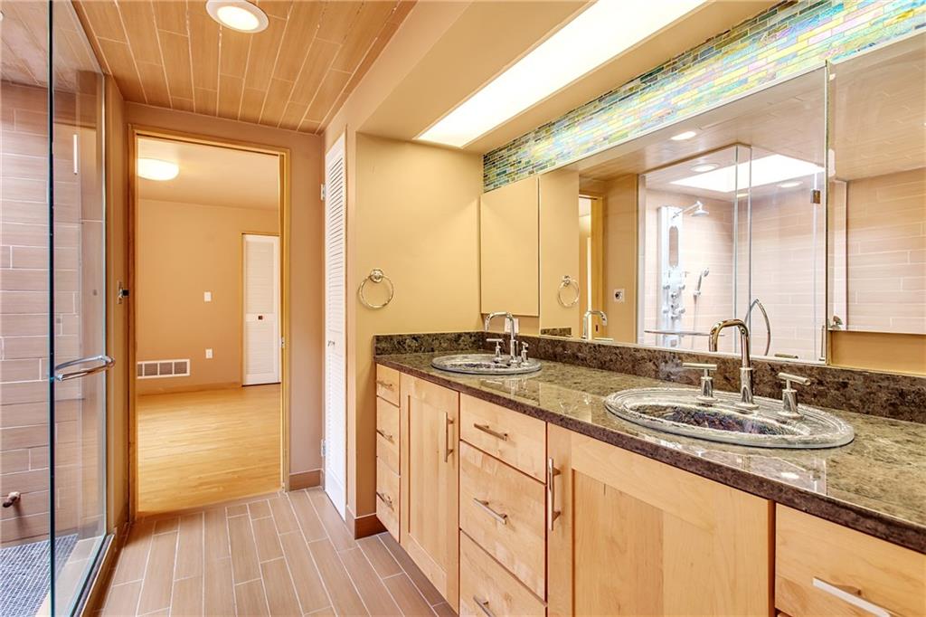 1073 Dorset Road Pittsburgh, PA 15217 - Photo 14 of 25