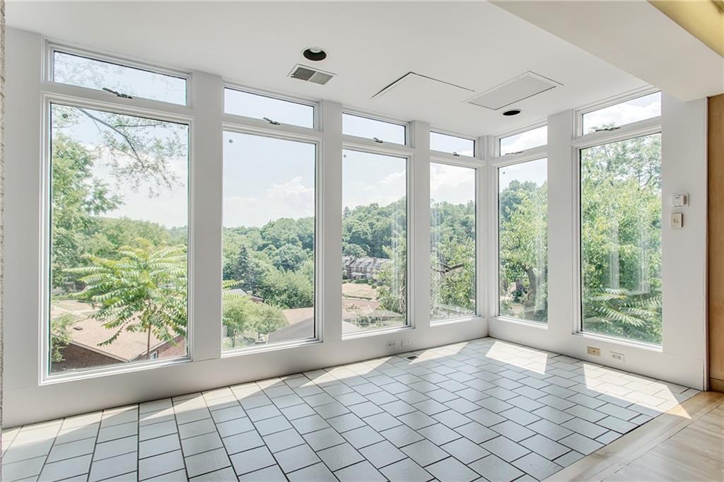 1073 Dorset Road Pittsburgh, PA 15217 - Photo 7 of 25