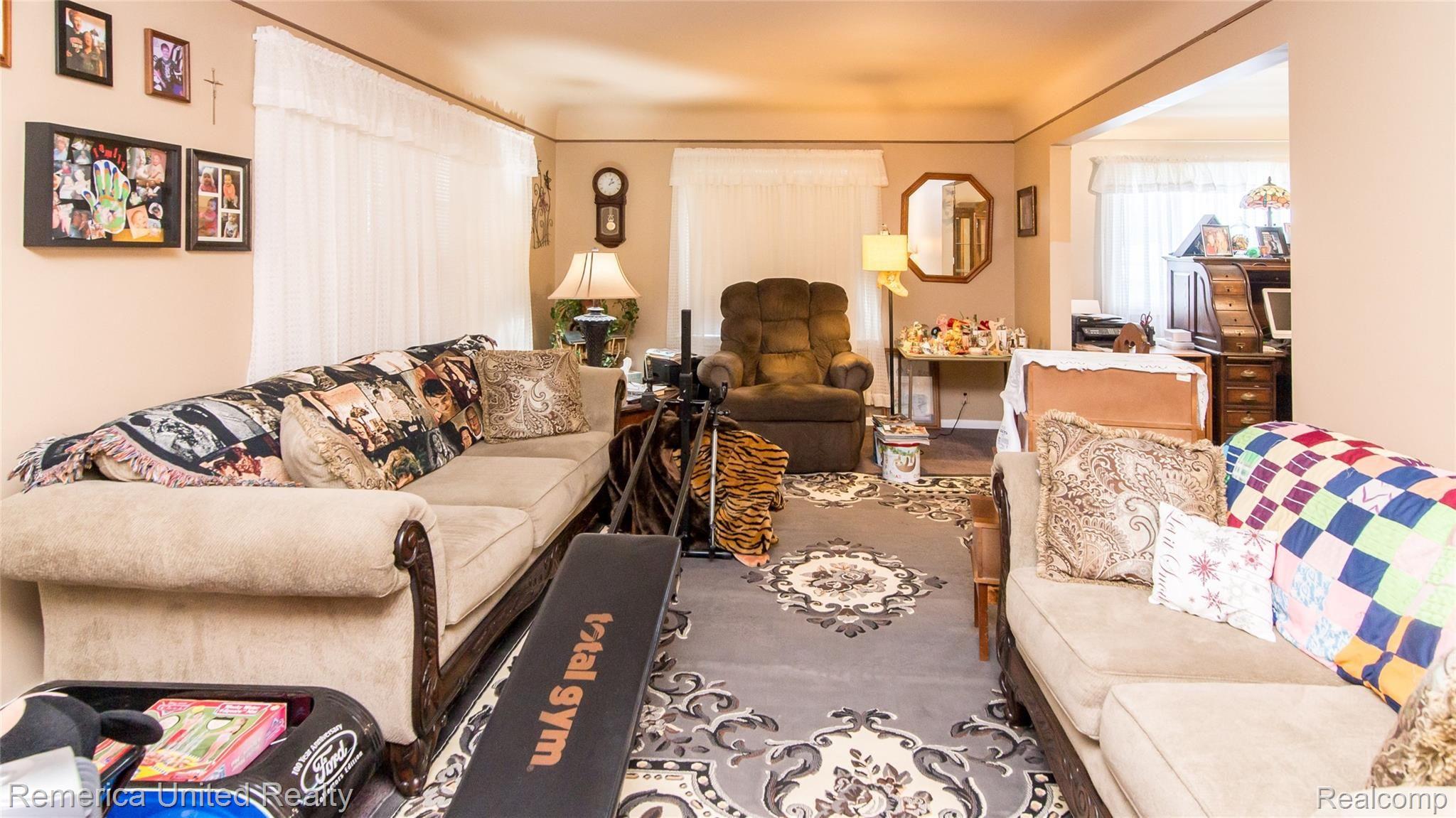 21107 Inkster Road Farmington, MI 48336 - Photo 5 of 41 017_23.jpg