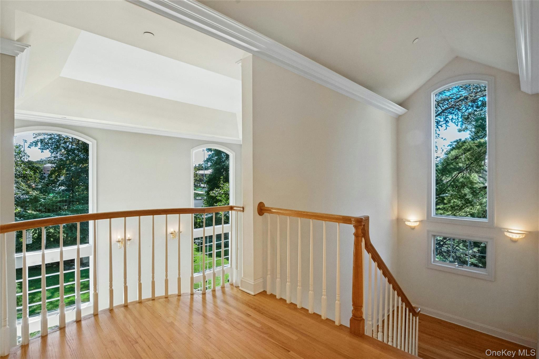 25 Riverview Road Irvington, NY 10533 - Photo 17 of 41 Balcony at the top of the stairs.
