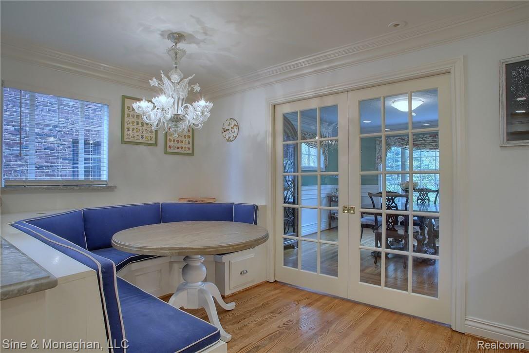 601 Lincoln Road Grosse Pointe, MI 48230 - Photo 12 of 40 12-Breakfast Nook.jpg