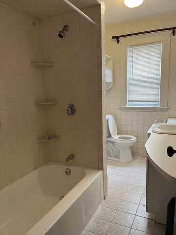 $2,700 | 8 Hill Street, Unit 1, Somerville, MA 02144