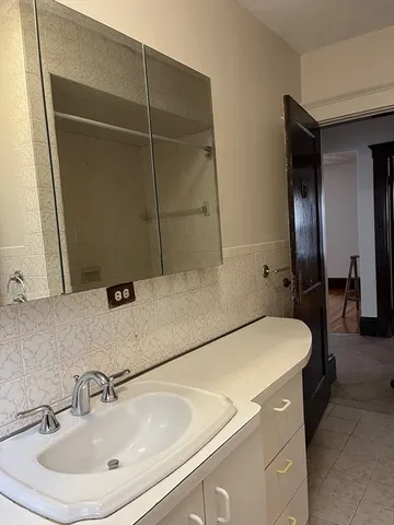 $2,700 | 8 Hill Street, Unit 1, Somerville, MA 02144