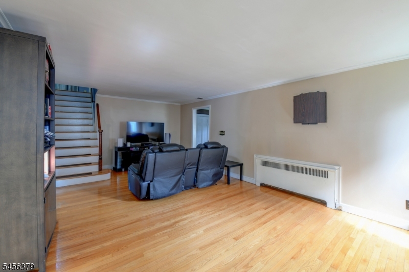 2758 Larchmont Road Union, NJ 07083 - Photo 8 of 42 Gallery Image 8