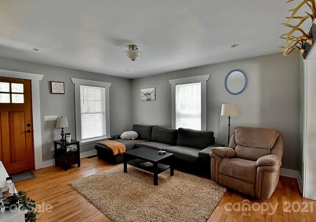 2087 Mission Road York, SC 29745 - Photo 8 of 30 a living room with furniture a rug and a window