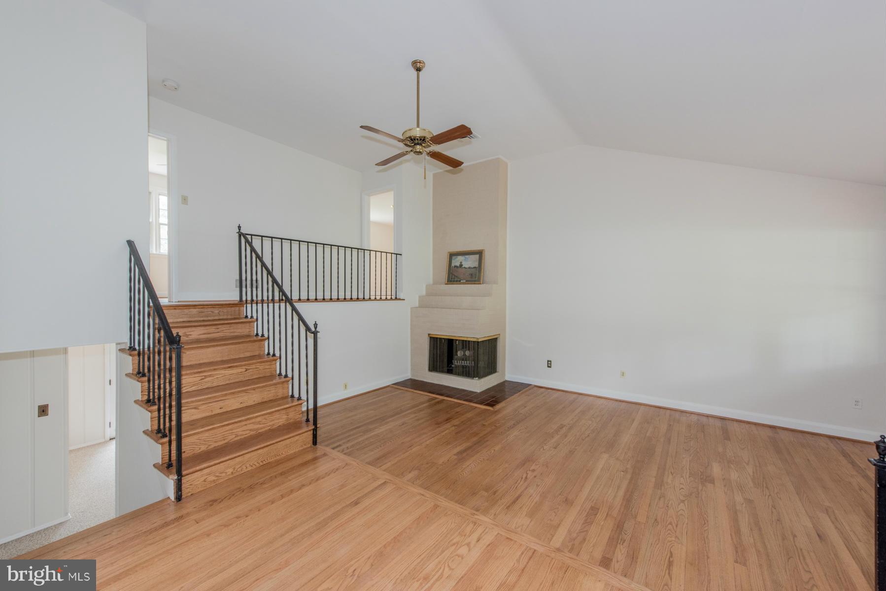 4053 High Point Road Ellicott City, MD 21042 - Photo 5 of 27 Living Room