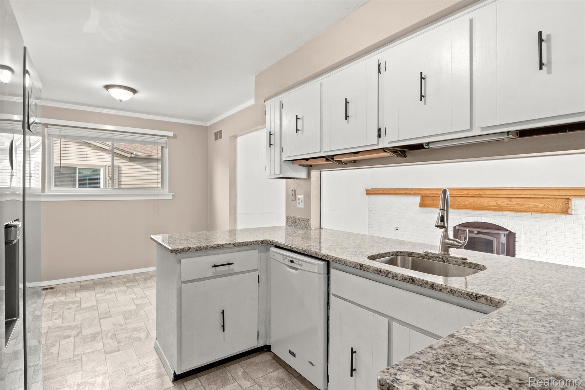 39760 Coronation Road Canton, MI 48188 - Photo 17 of 41 Gallery Image 17