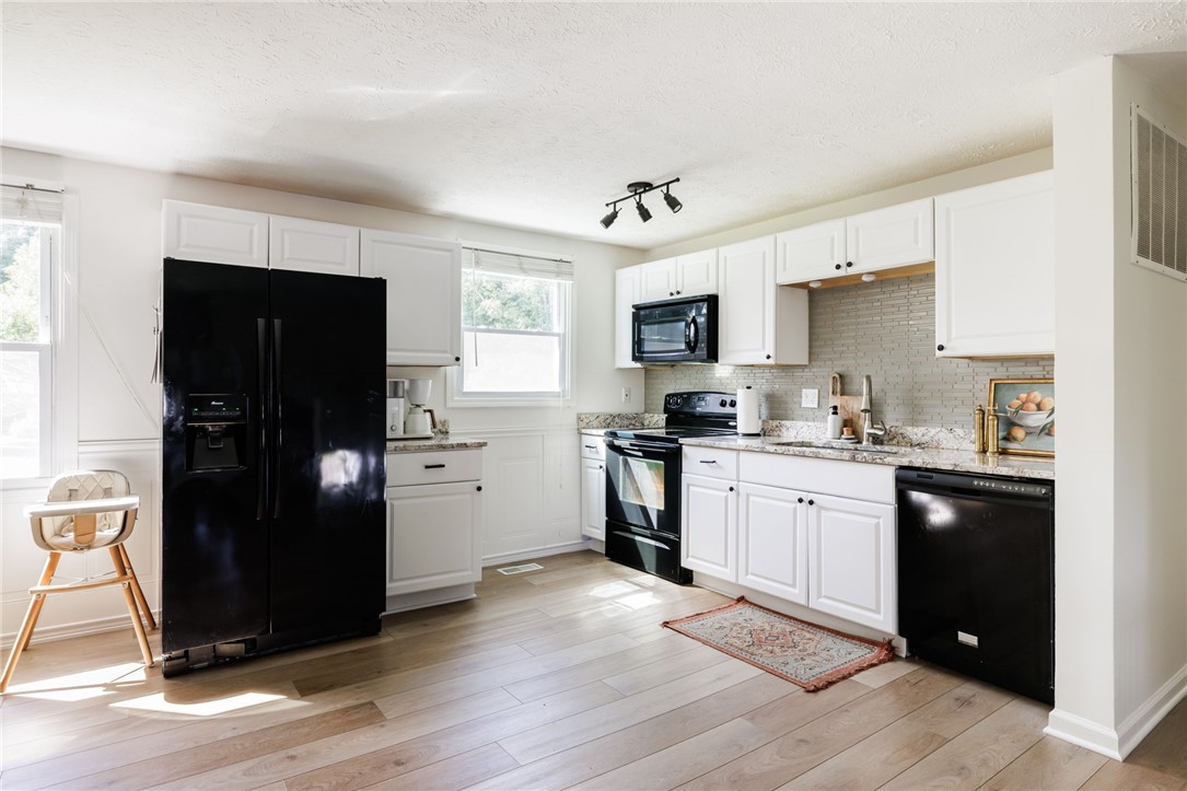 66 Reddick Lane Rochester, NY 14624 - Photo 11 of 28 Gallery Image 11