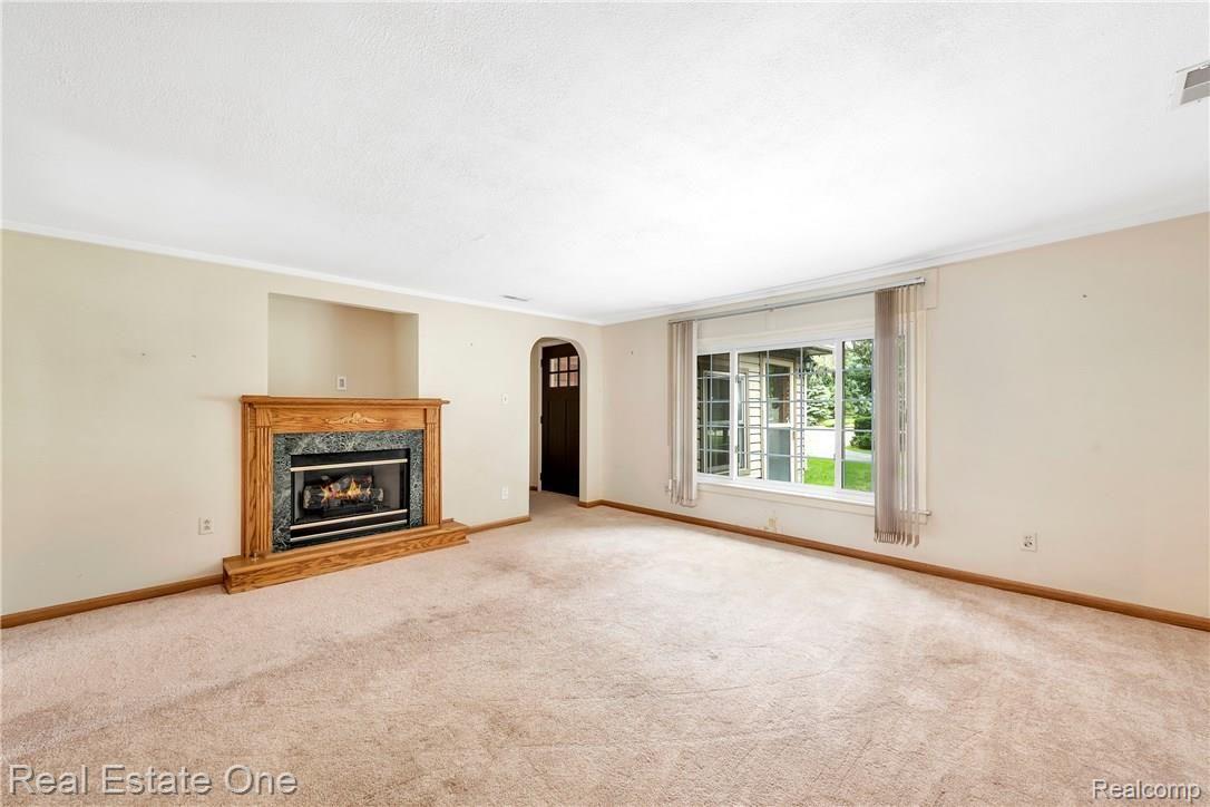 1719-John-R-Rd-Rochester-Hills-MI-48307-windowstill-8.jpg