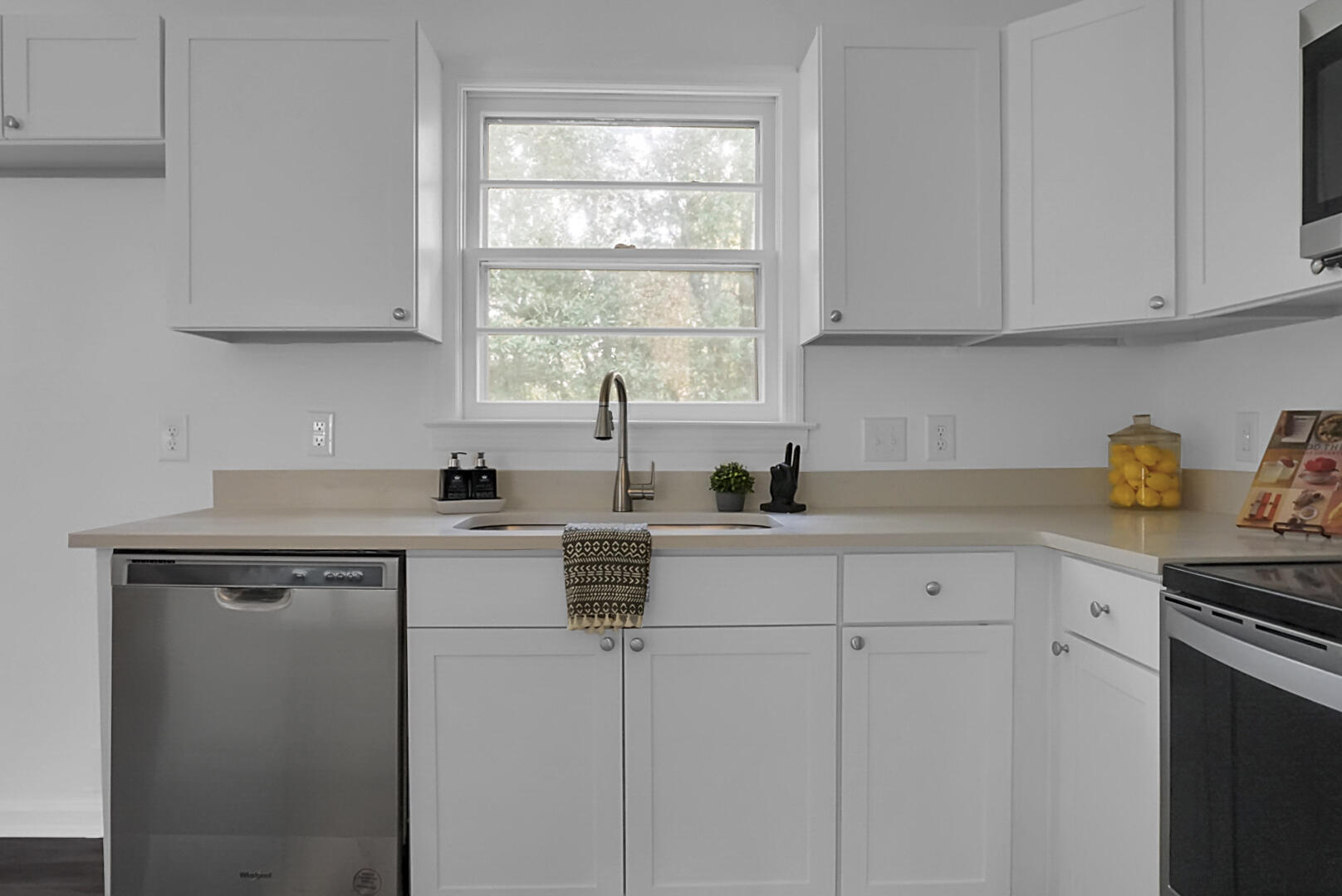 110 Parish Road Goose Creek, SC 29445 - Photo 14 of 36 DSC07487