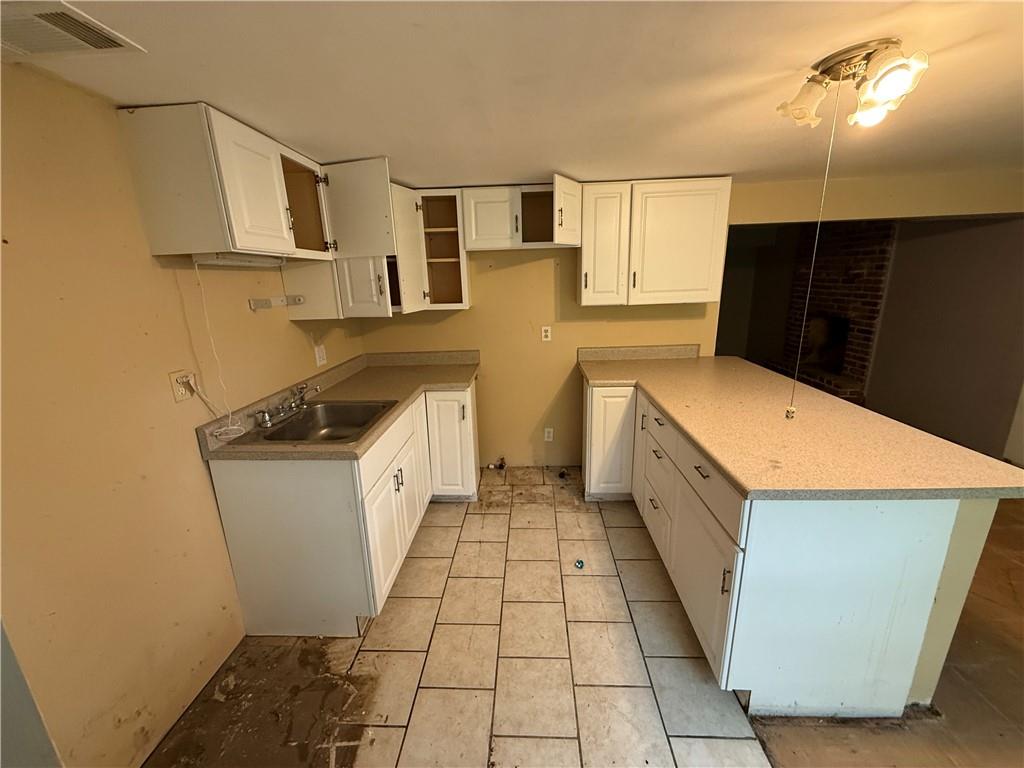 5008 Spring Street Kansas City, MO 64133 - Photo 12 of 36