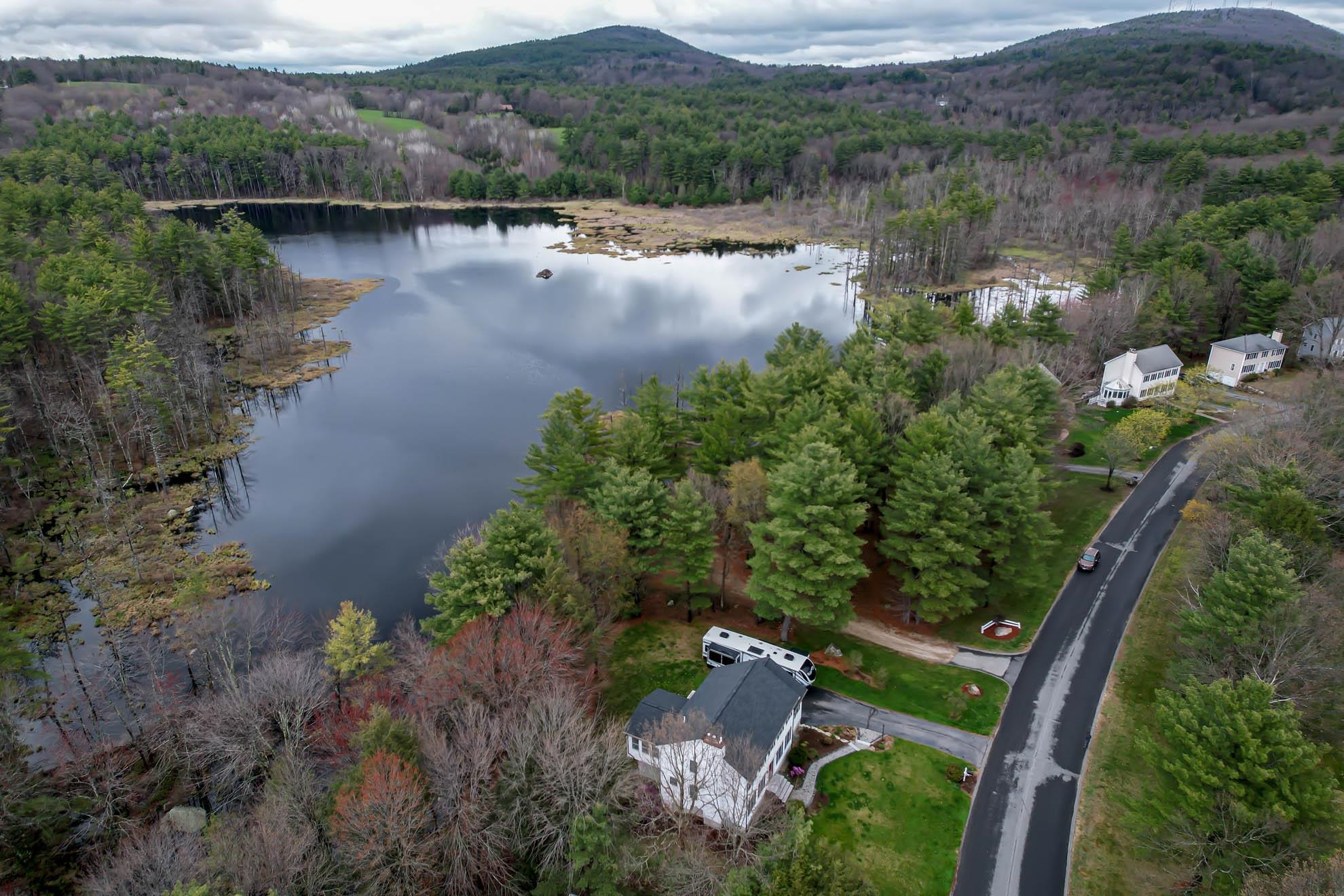 264 Pulpit Road Bedford, NH 03110 - Photo 4 of 36