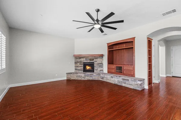 $1,100,000 | 1144 Clearwater Creek Boulevard, Manteca, CA 95336