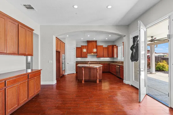 $1,100,000 | 1144 Clearwater Creek Boulevard, Manteca, CA 95336