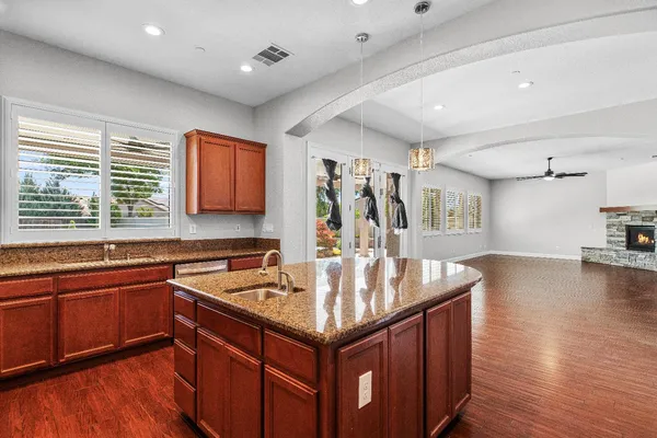 $1,100,000 | 1144 Clearwater Creek Boulevard, Manteca, CA 95336