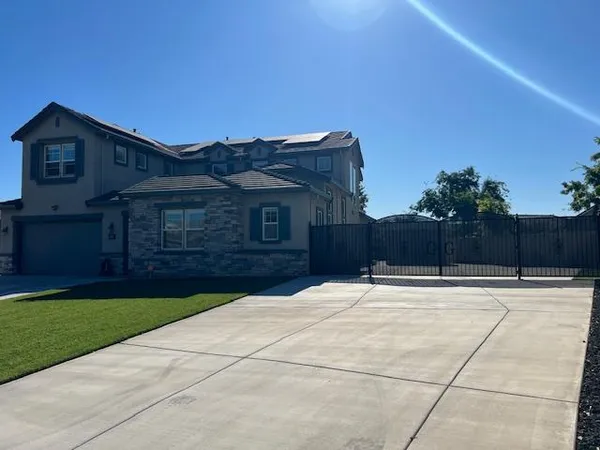 $1,100,000 | 1144 Clearwater Creek Boulevard, Manteca, CA 95336