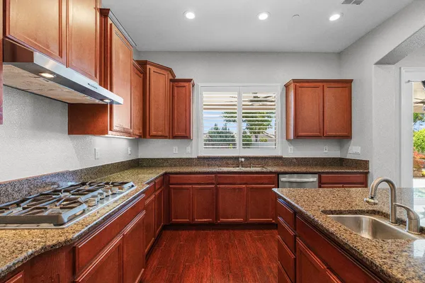 $1,100,000 | 1144 Clearwater Creek Boulevard, Manteca, CA 95336