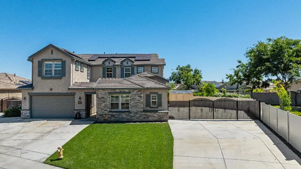 $1,100,000 | 1144 Clearwater Creek Boulevard, Manteca, CA 95336