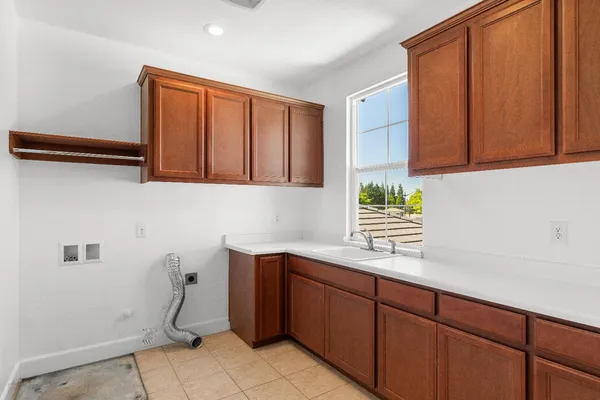 $1,100,000 | 1144 Clearwater Creek Boulevard, Manteca, CA 95336