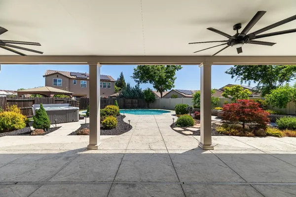$1,100,000 | 1144 Clearwater Creek Boulevard, Manteca, CA 95336